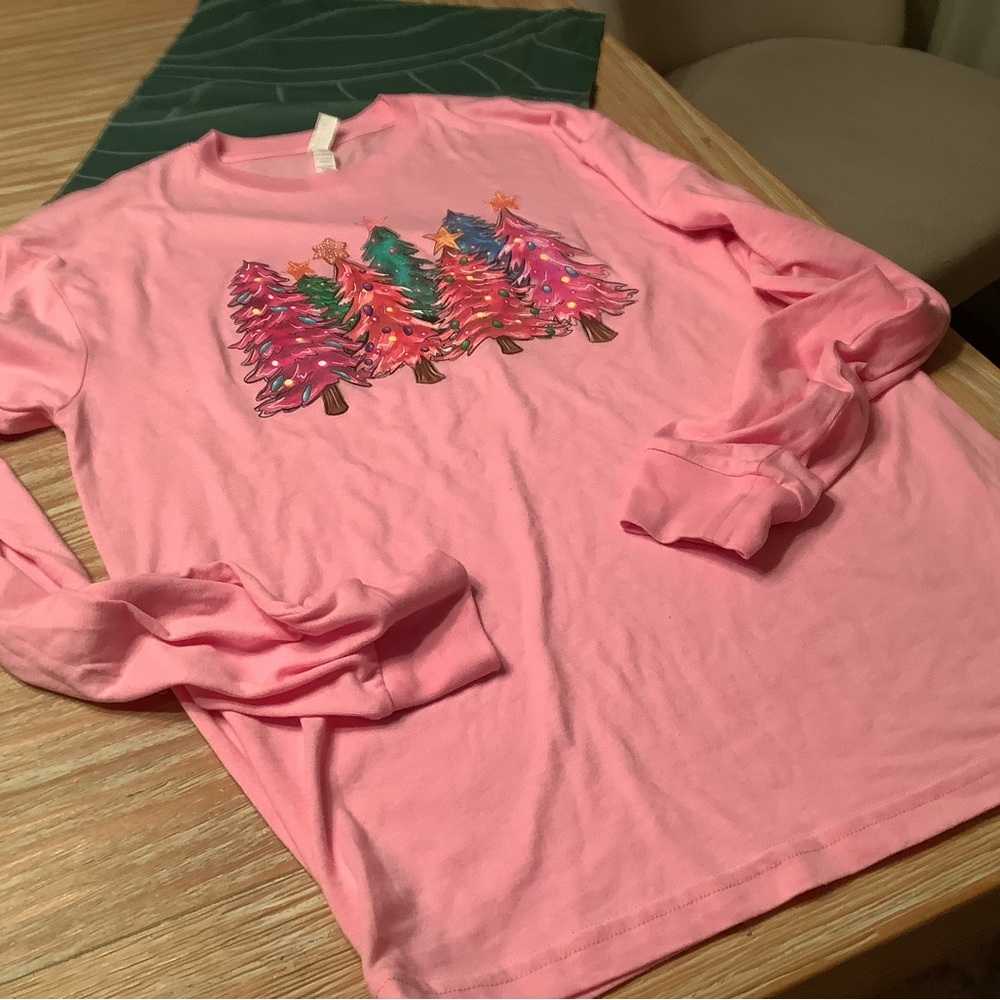 Womens Christmas top Pink Long-Sleeve Tee with Festive Tree Graphic SzM